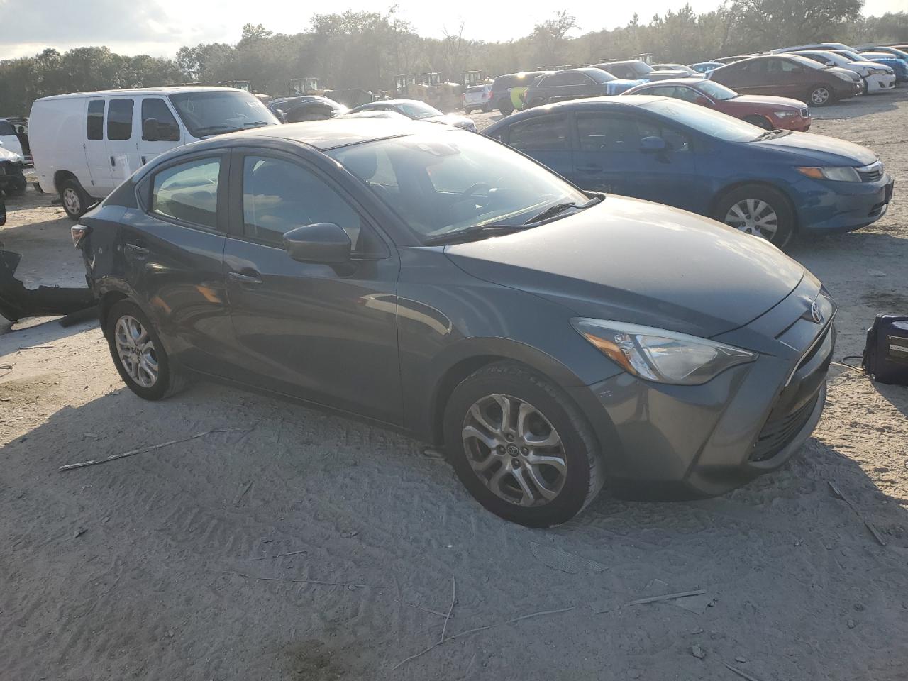 2017 Toyota Yaris - Image 4