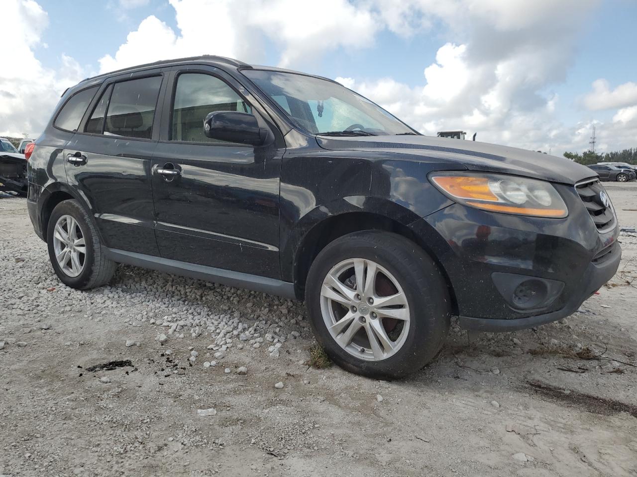 2011 Hyundai Santa Fe - Image 4