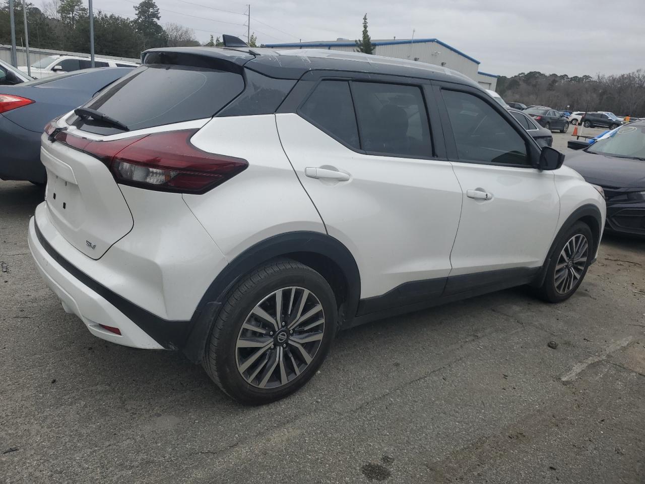2021 Nissan Kicks - Image 3