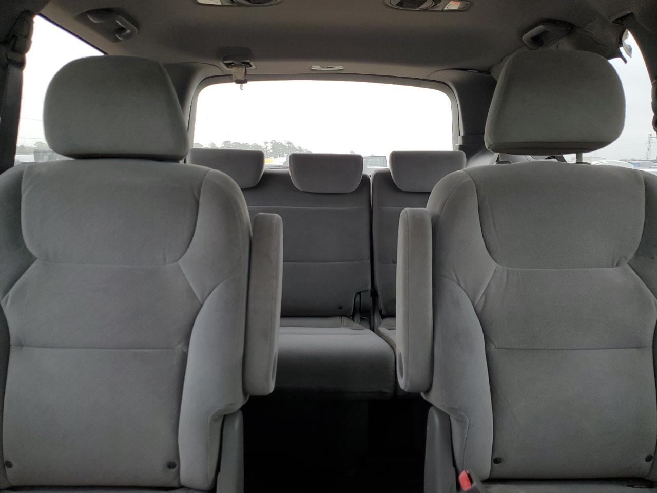 2009 Honda Odyssey - Image 10
