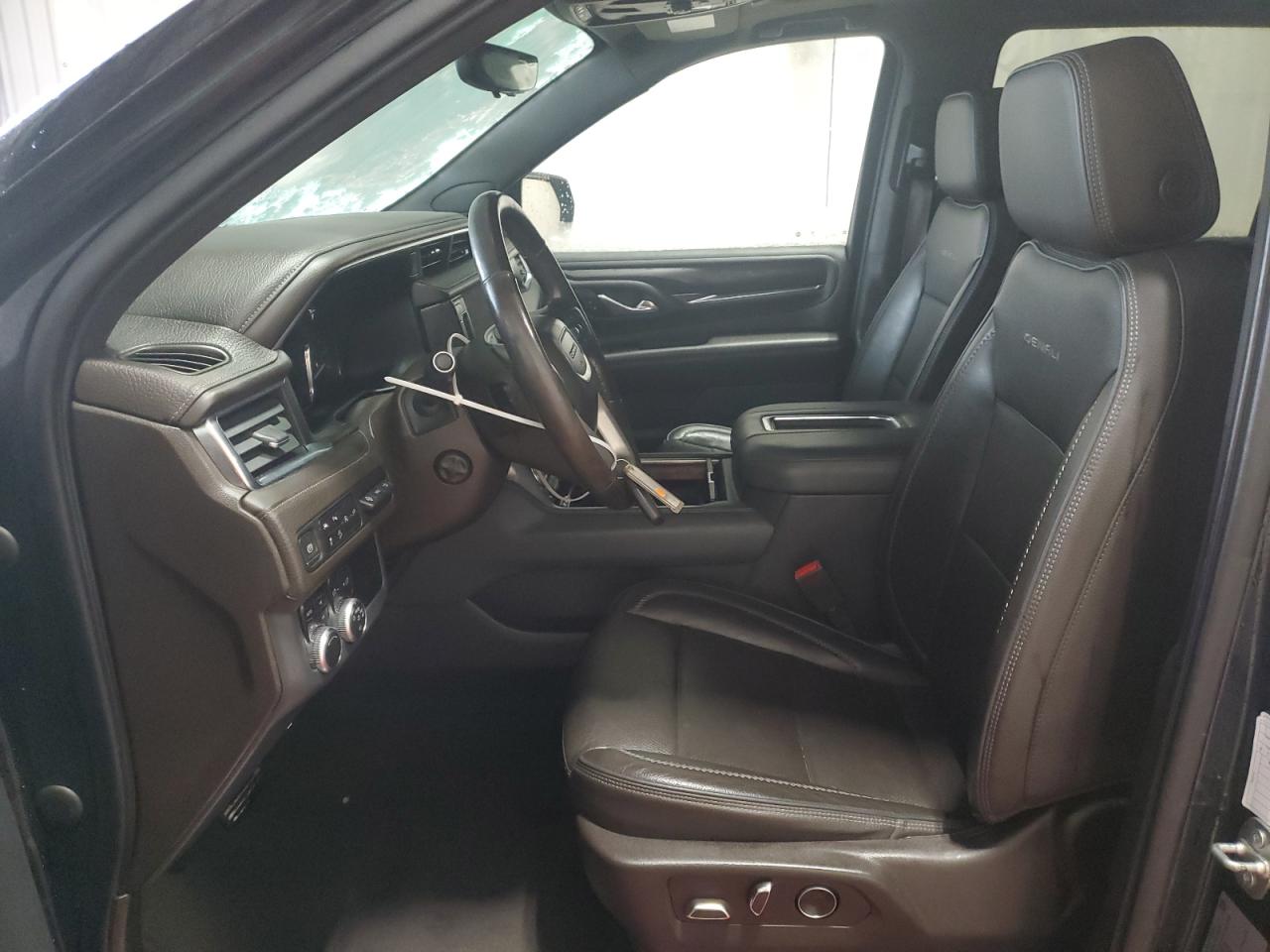 2021 GMC Yukon - Image 7