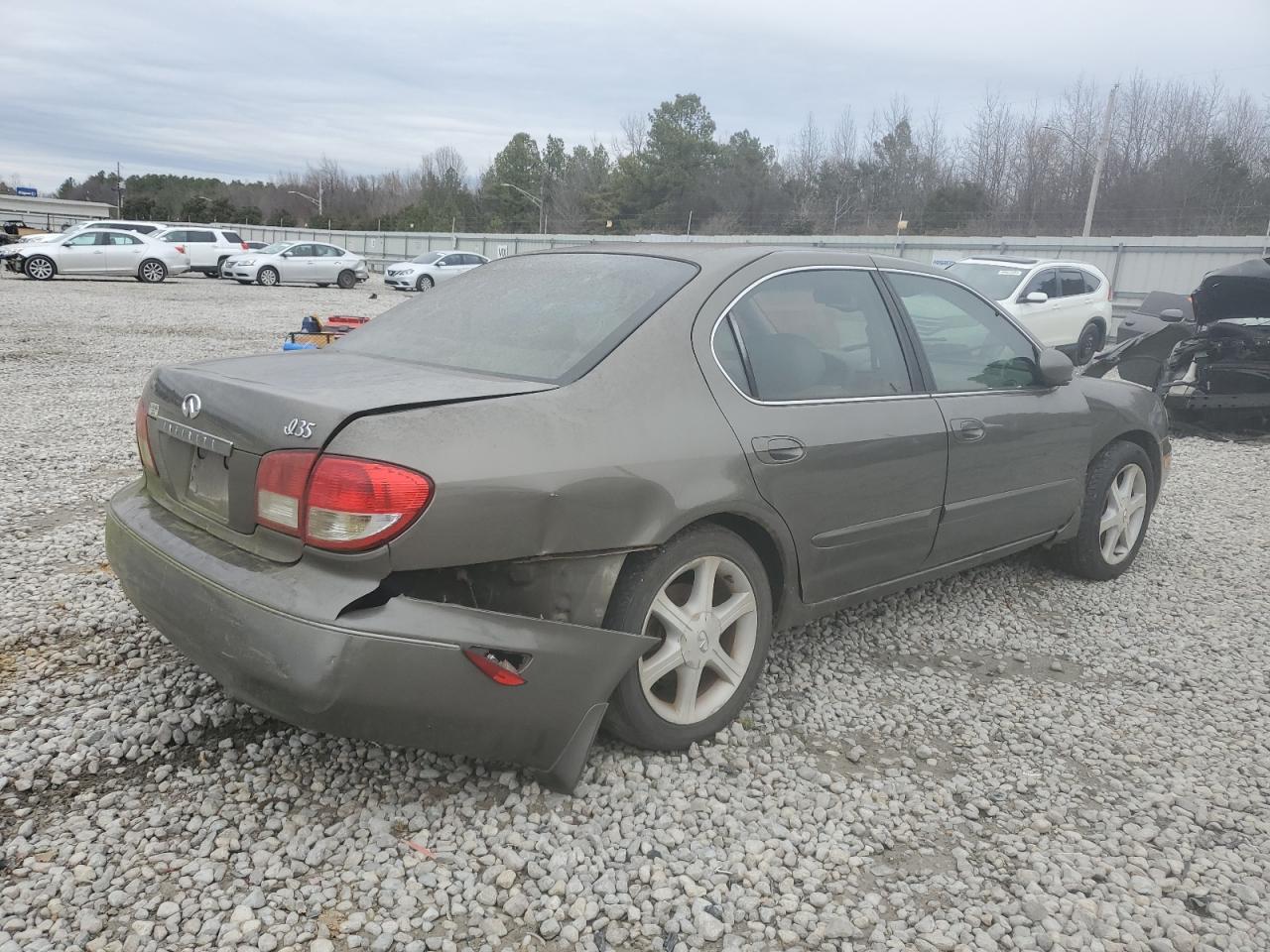 2002 Infiniti I - Image 3