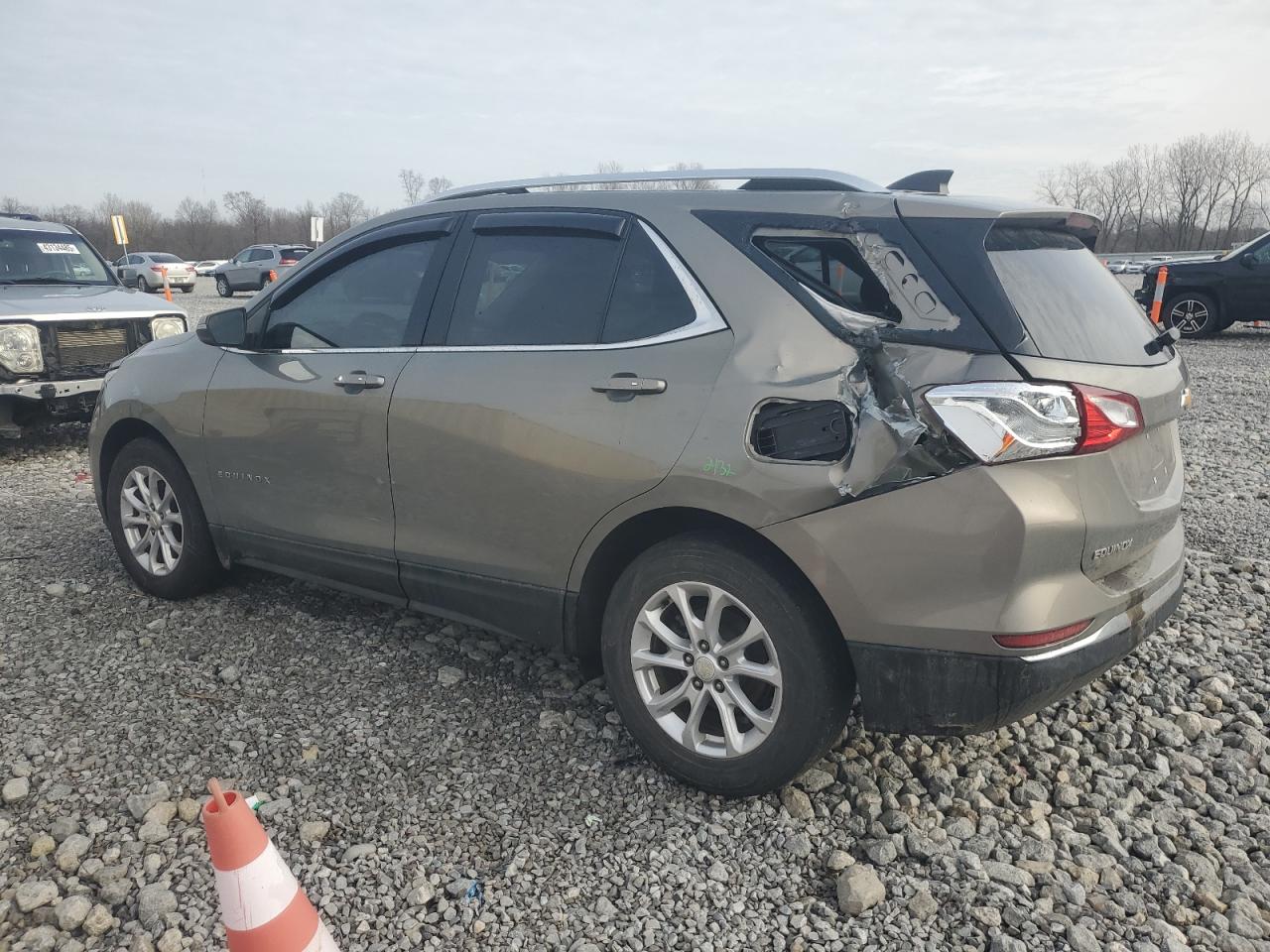 2018 Chevrolet Equinox - Image 2