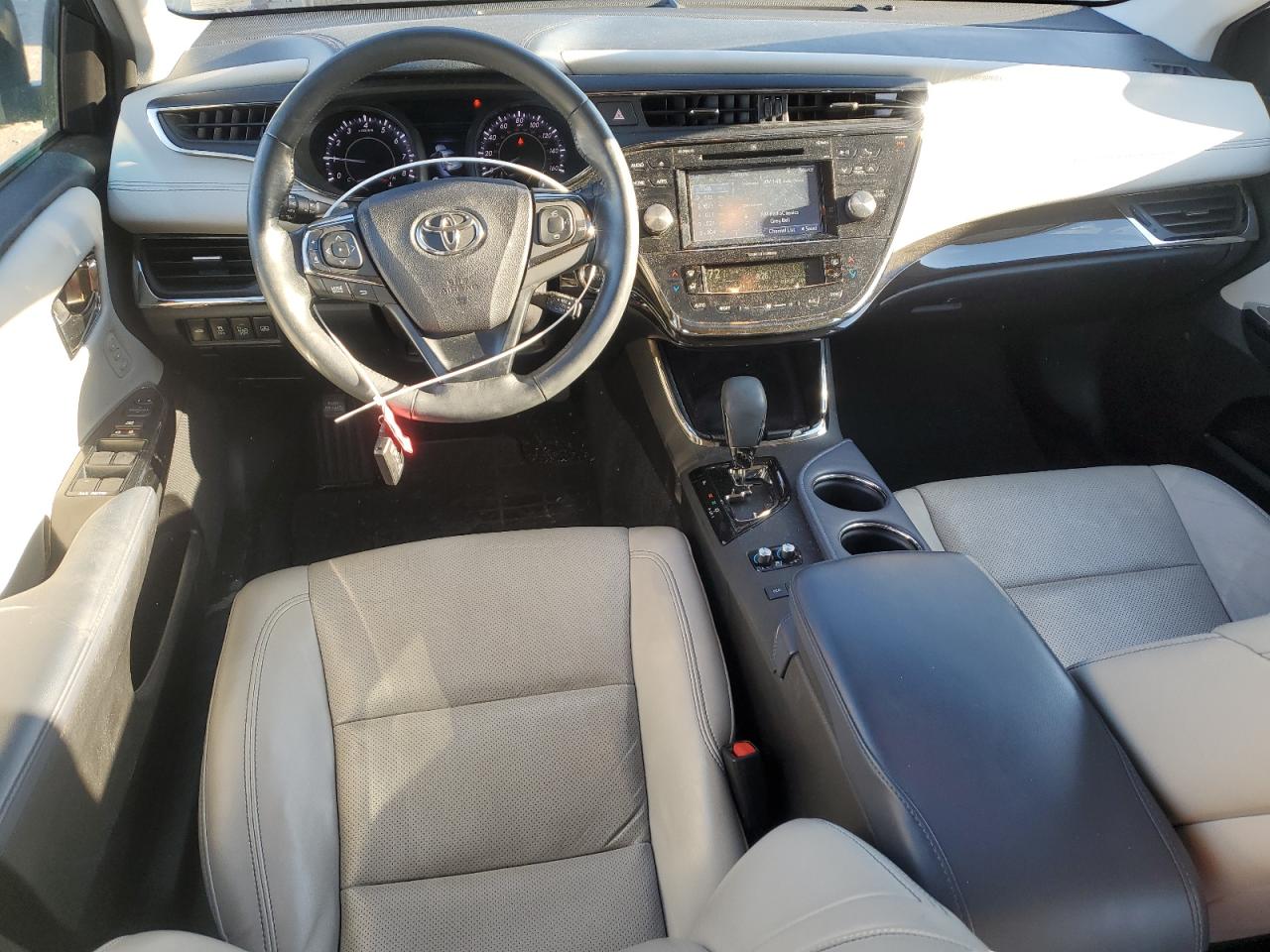 2015 Toyota Avalon - Image 8