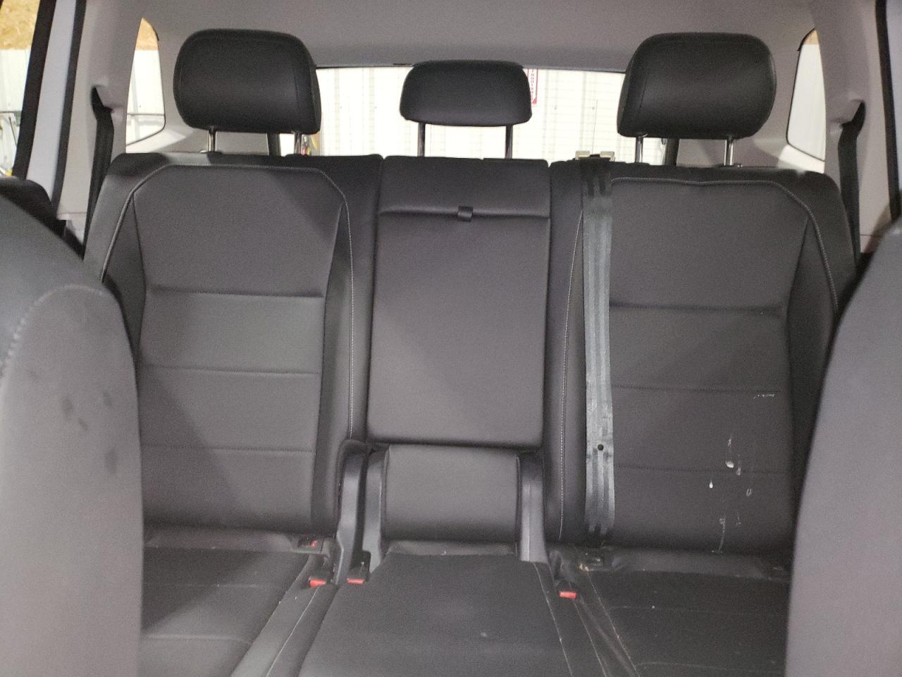 2018 Volkswagen Tiguan - Image 10