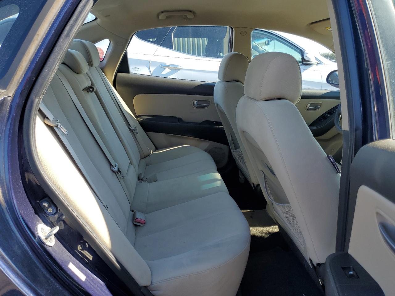 2009 Hyundai Elantra - Image 10