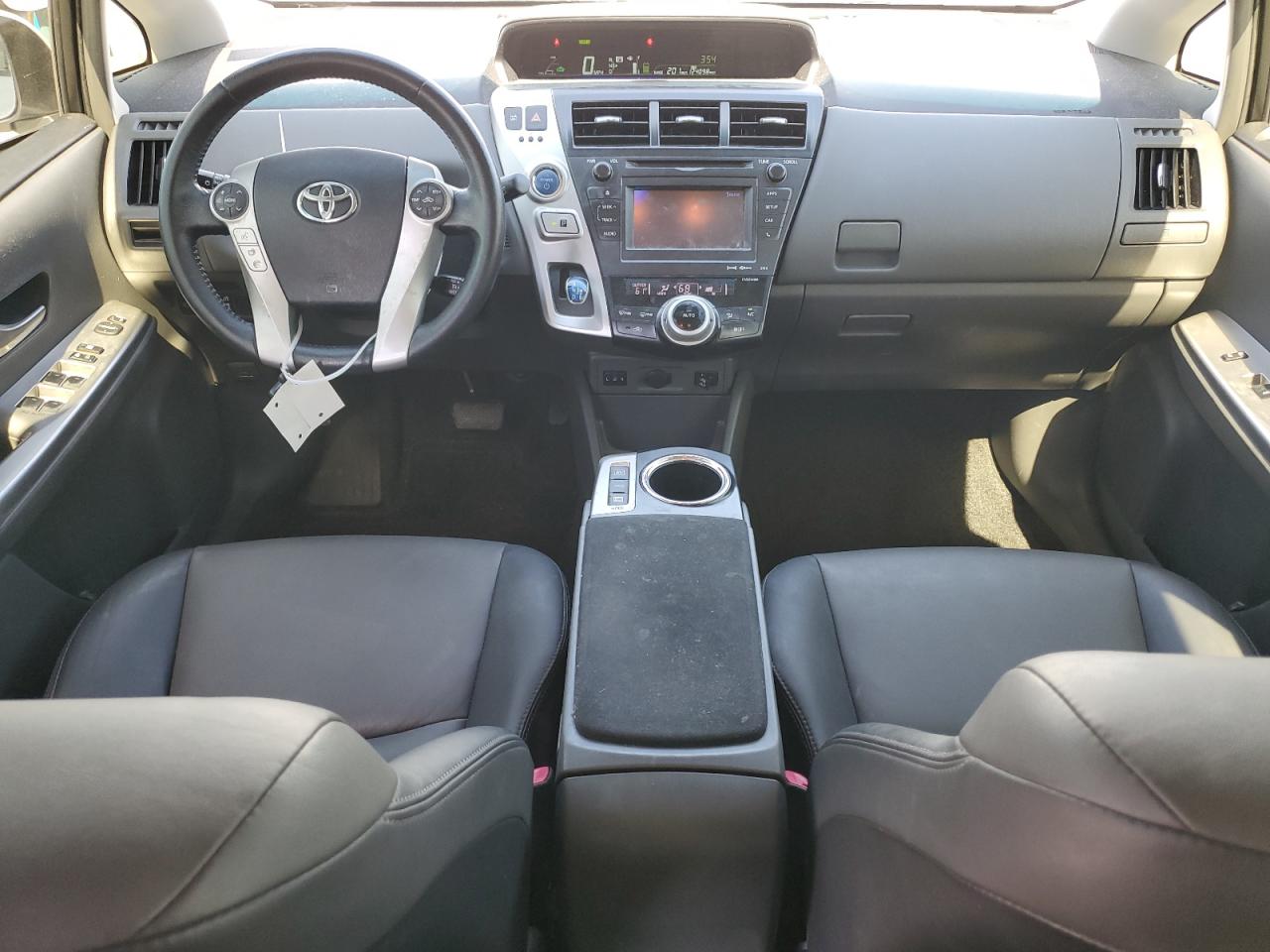 2014 Toyota Prius - Image 8