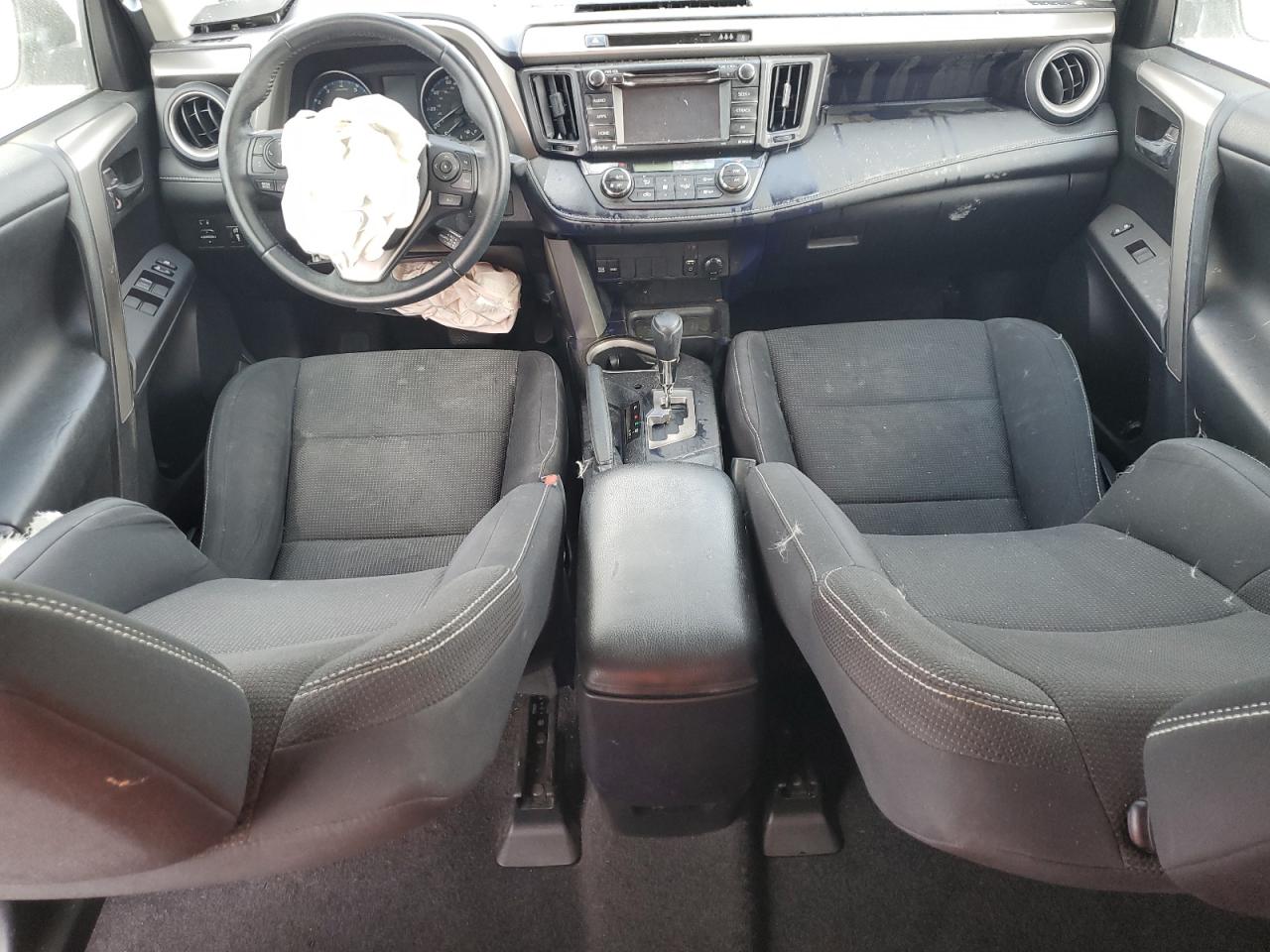 2017 Toyota RAV 4 - Image 8