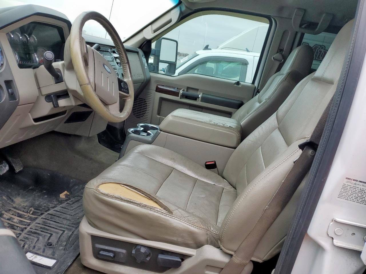 2010 Ford F350 - Image 7