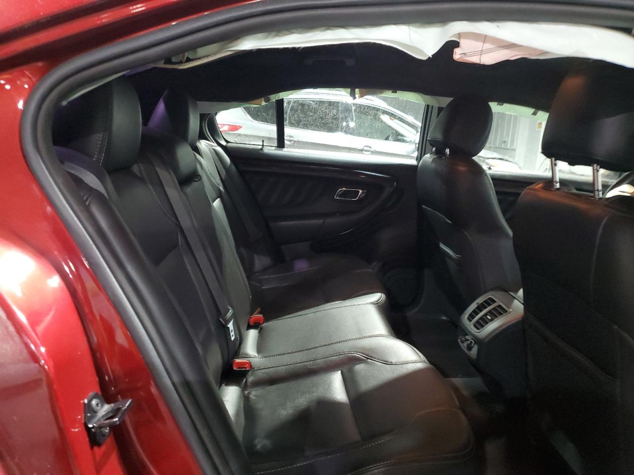 2014 Ford Taurus - Image 10