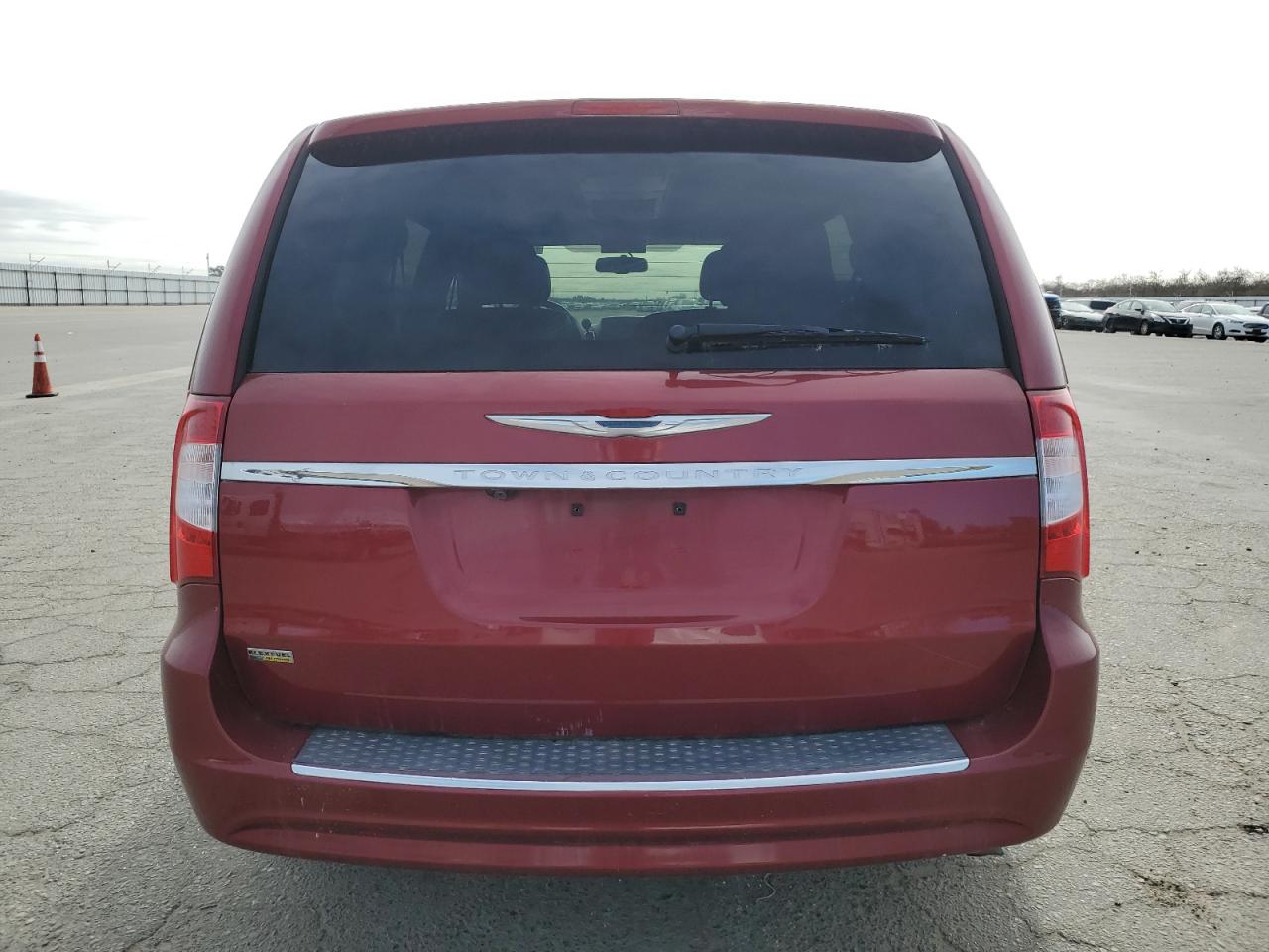 2014 Chrysler Town & Country - Image 6