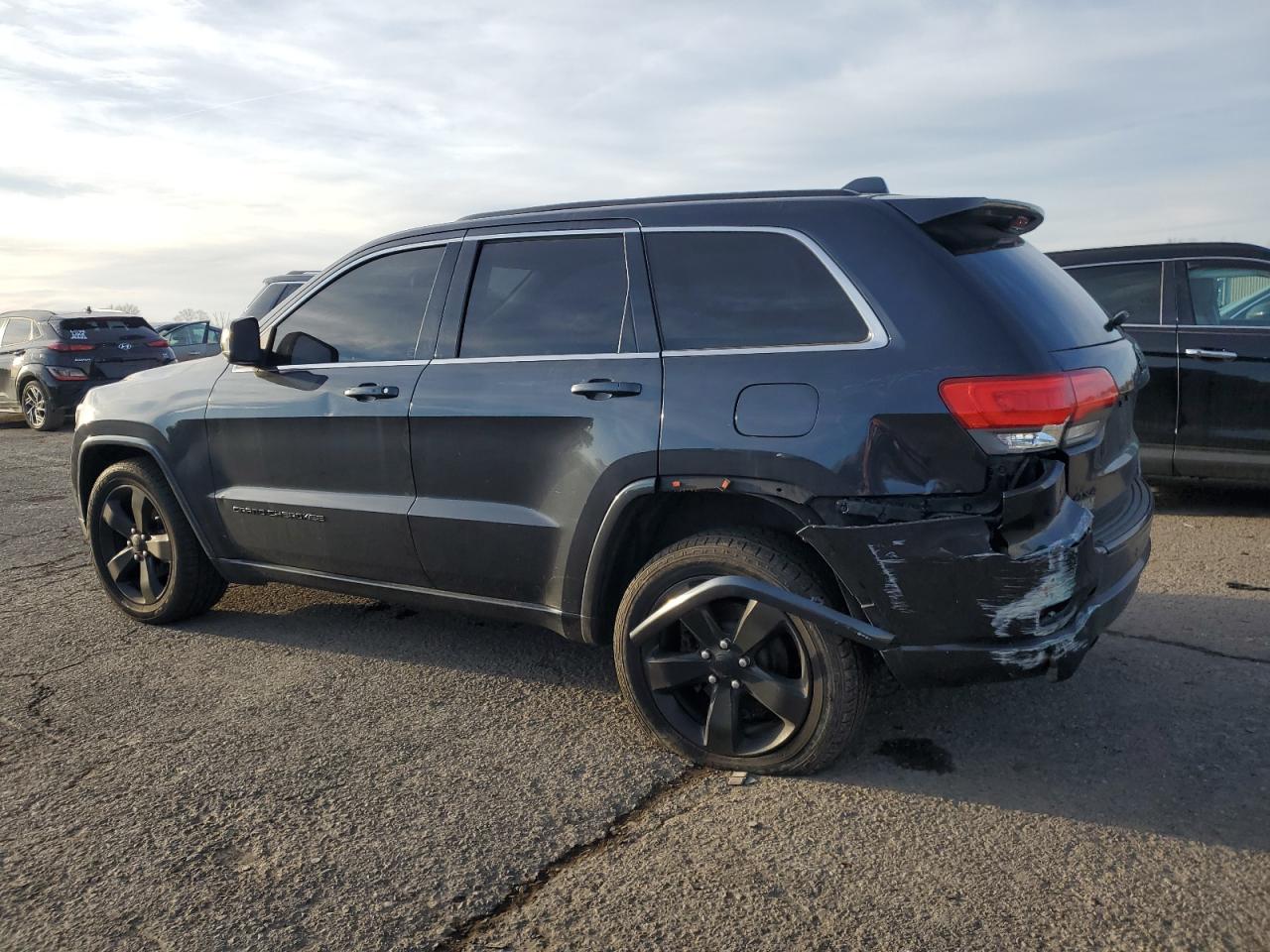 2015 Jeep Grand Cherokee - Image 2