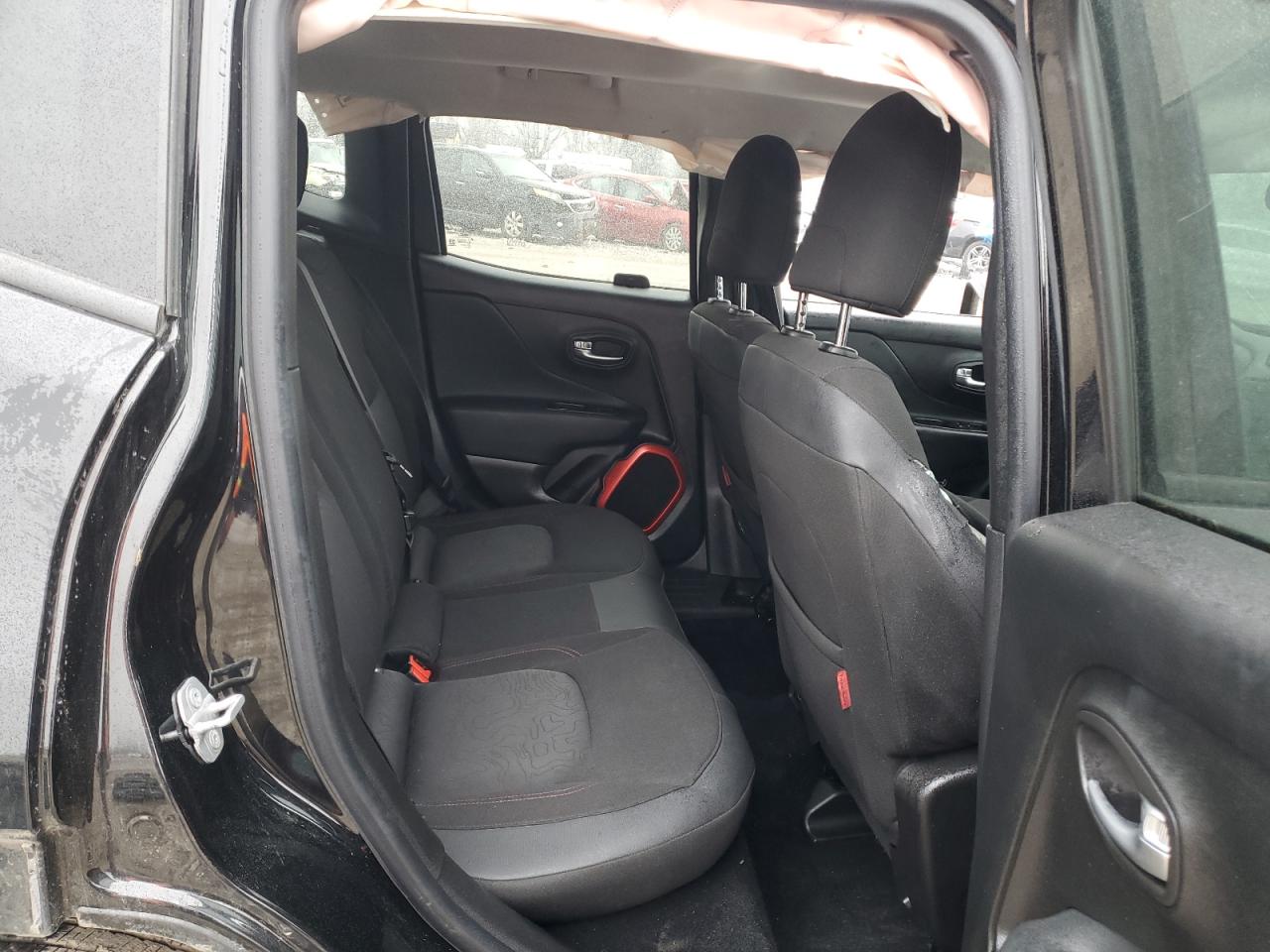 2016 Jeep Renegade - Image 12