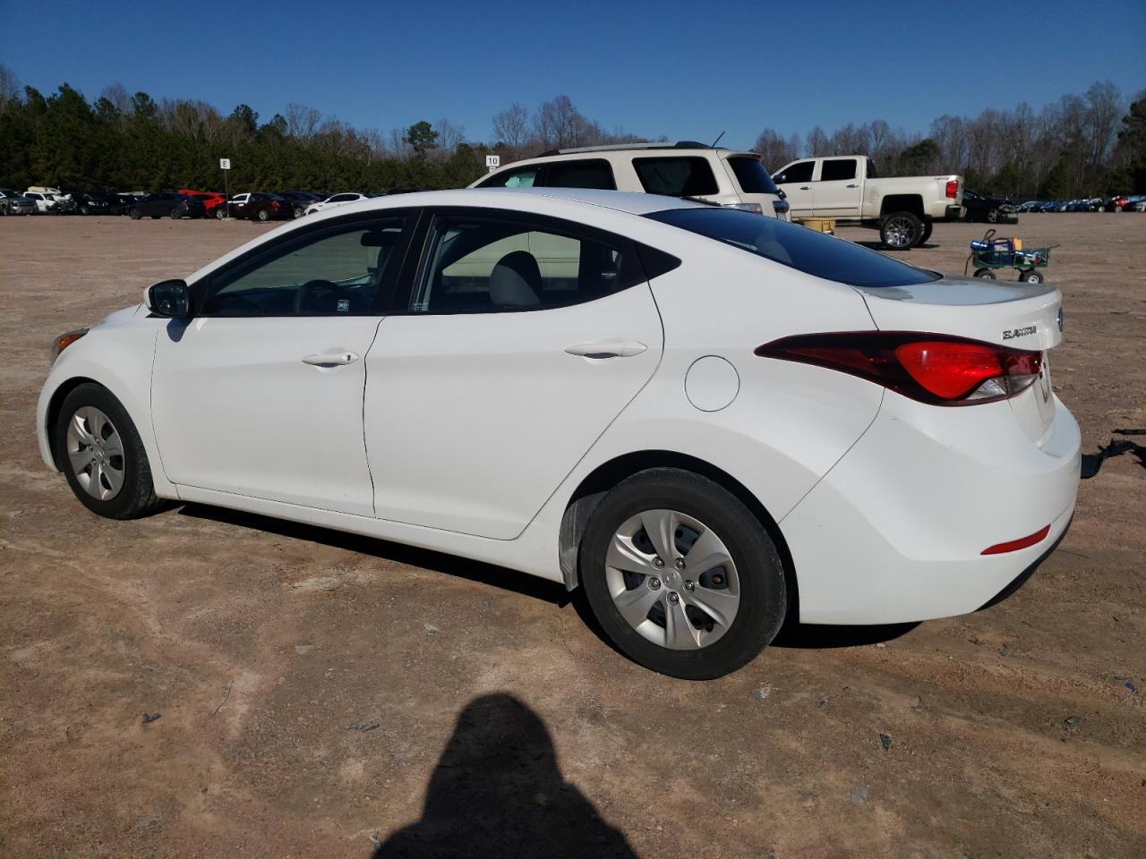 2016 Hyundai Elantra - Image 2
