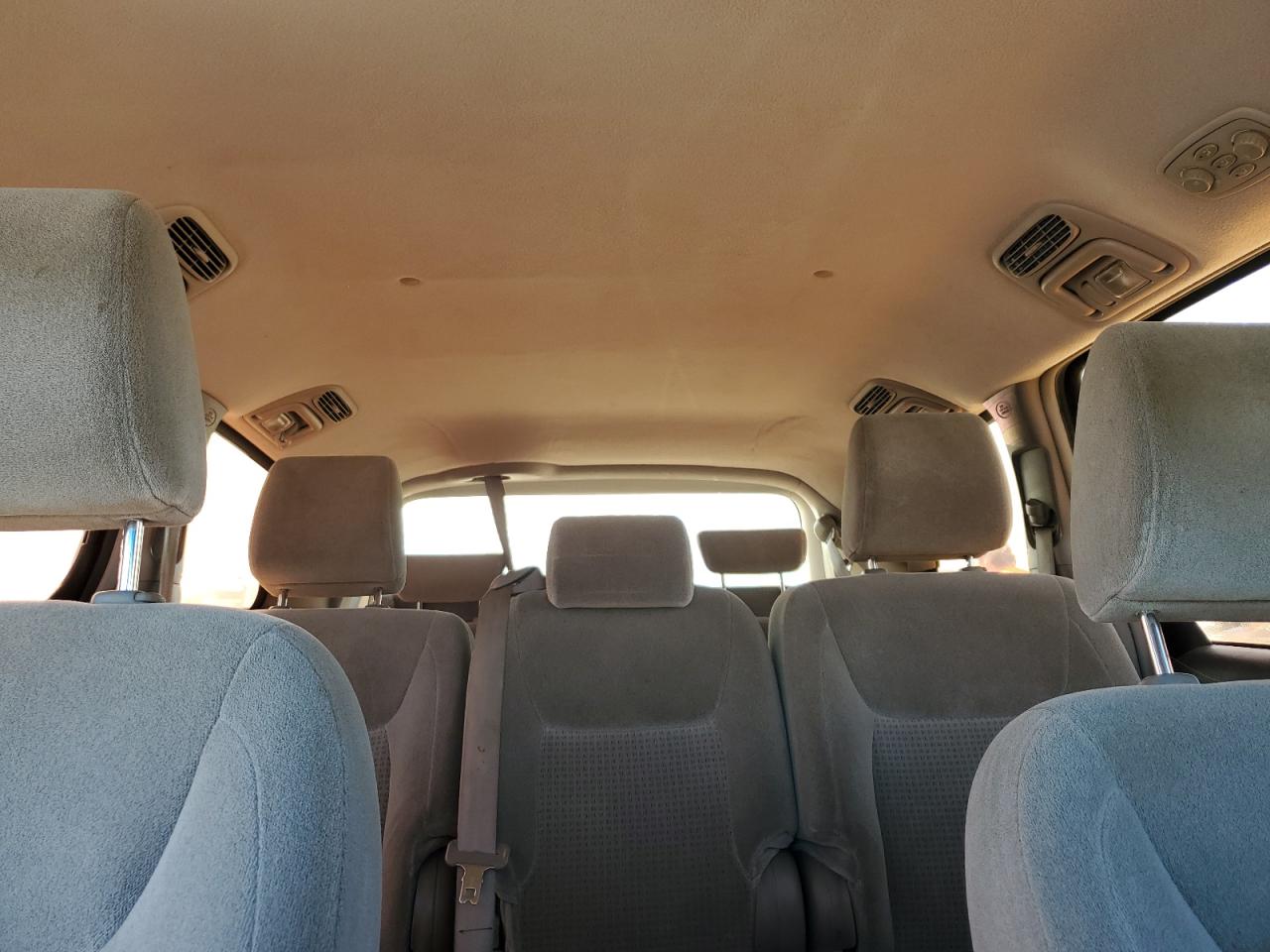 2010 Toyota Sienna - Image 10