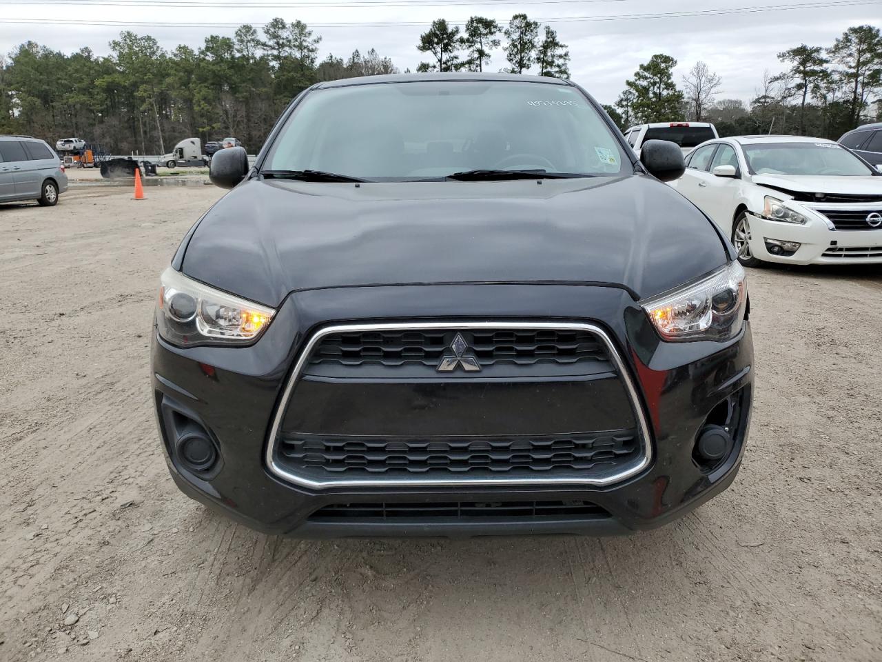 2015 Mitsubishi Outlander - Image 5