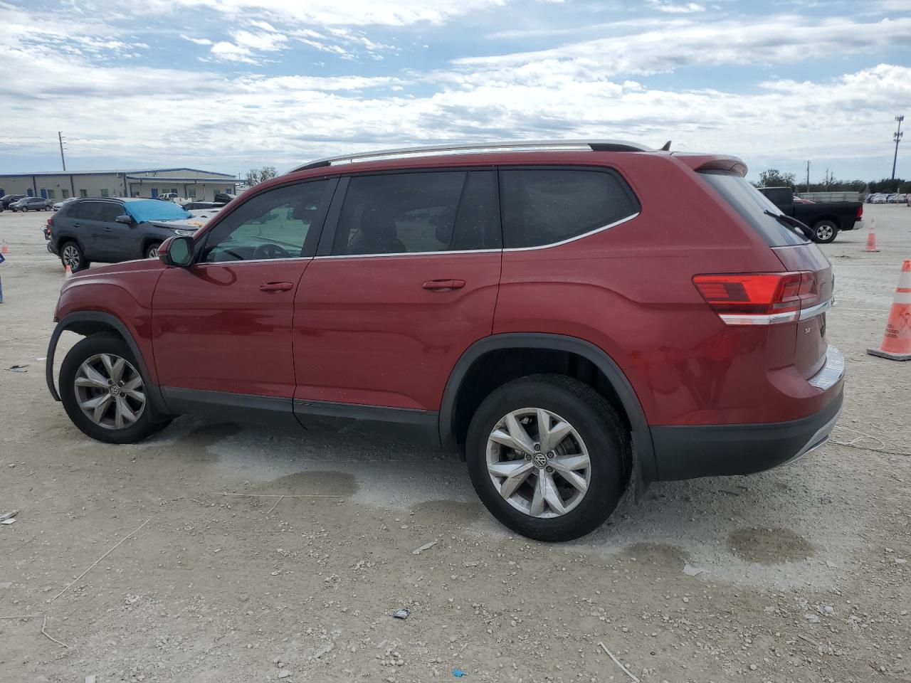 2018 Volkswagen Atlas - Image 2