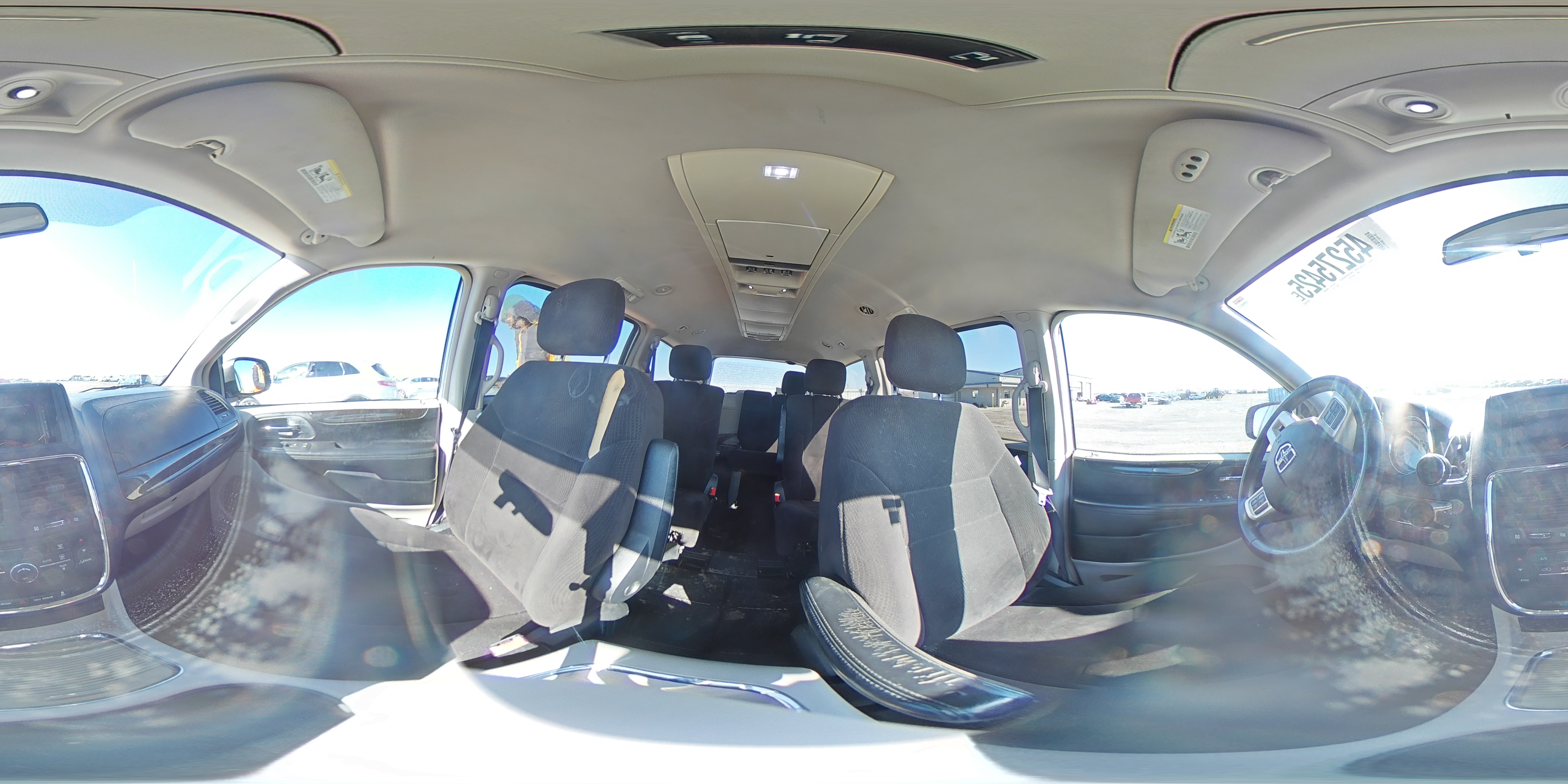 2012 Dodge Caravan - Image 14