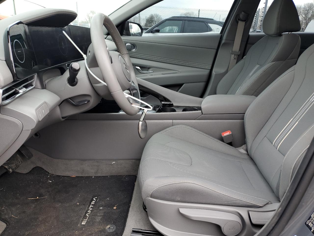 2024 Hyundai Elantra - Image 7