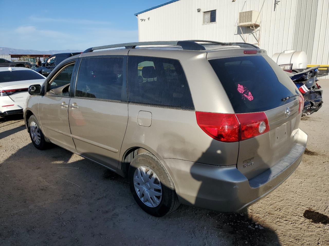 2006 Toyota Sienna - Image 2