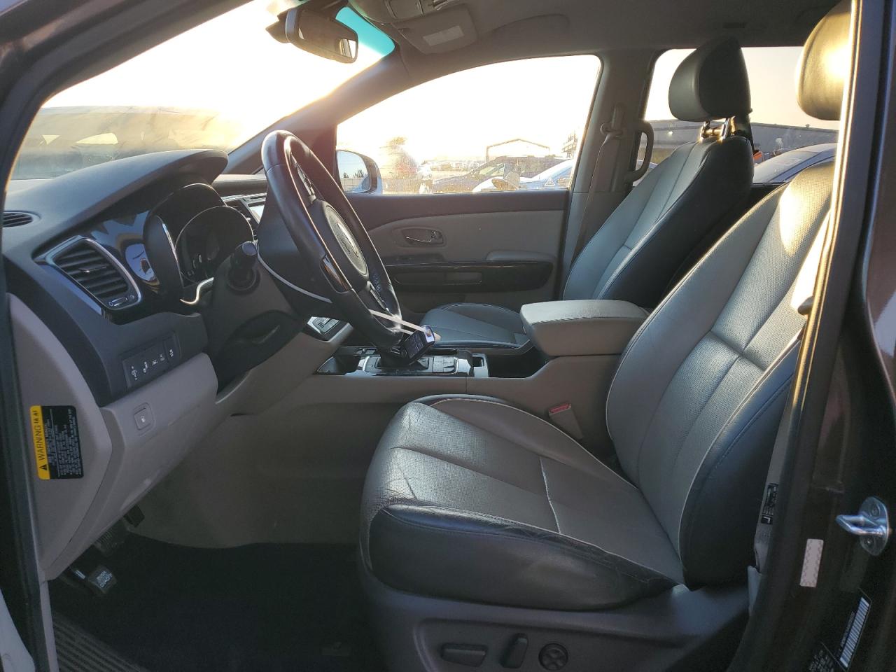 2016 Kia Sedona - Image 7