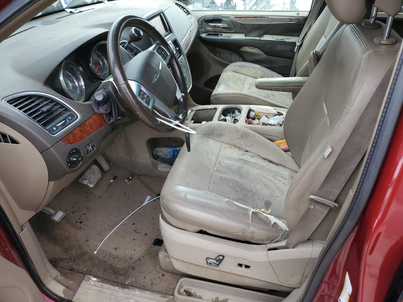 2013 Chrysler Town & Country - Image 7