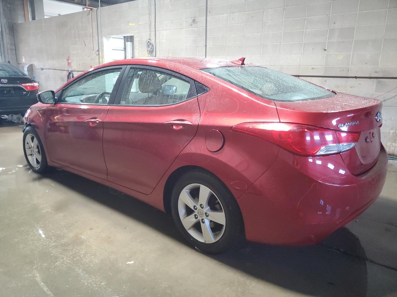 2013 Hyundai Elantra - Image 2