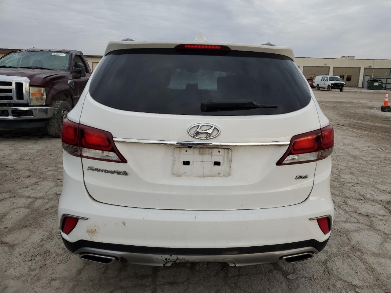 2017 Hyundai Santa Fe - Image 6