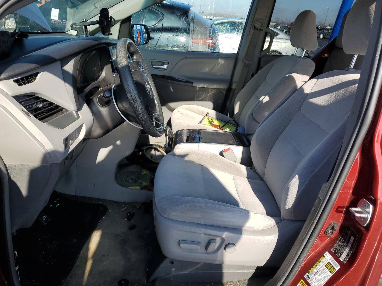 2015 Toyota Sienna - Image 7