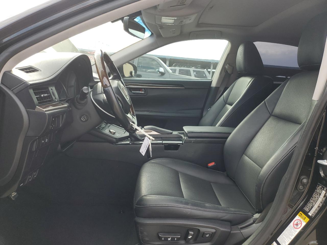 2016 Lexus ES - Image 7