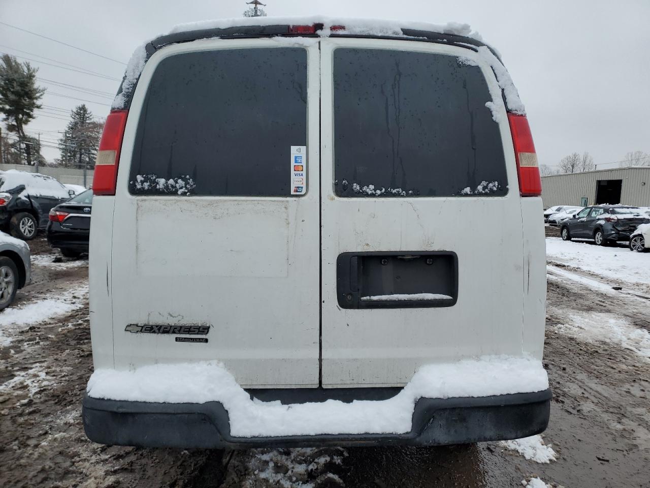 2012 GMC Savana - Image 6