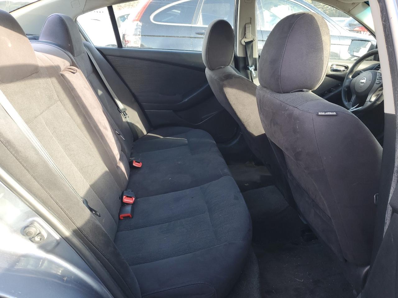 2012 Nissan Altima - Image 10