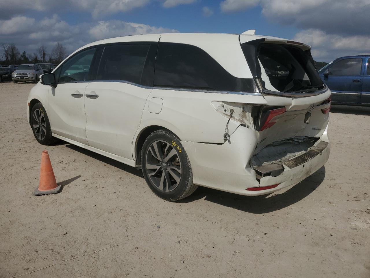 2018 Honda Odyssey - Image 2