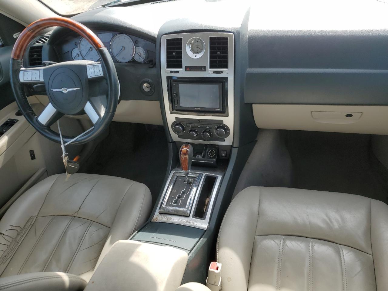 2006 Chrysler 300 - Image 8