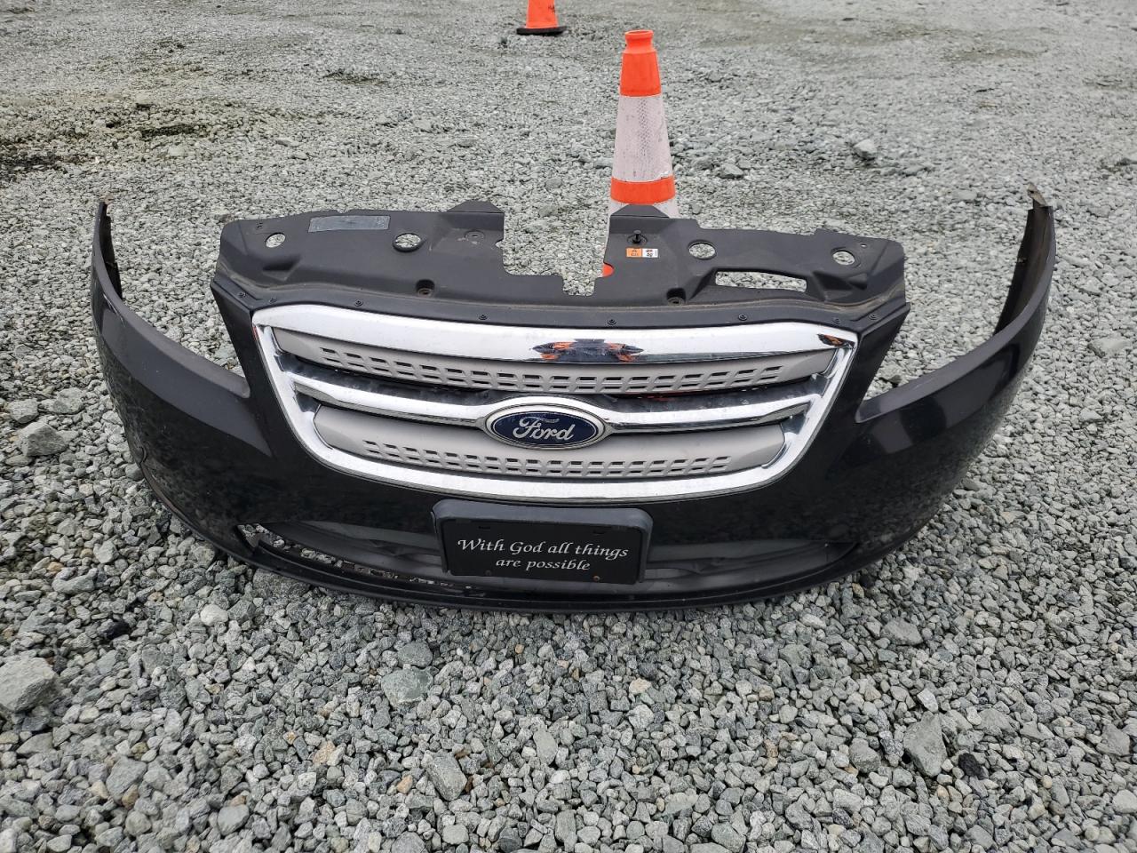 2010 Ford Taurus - Image 14