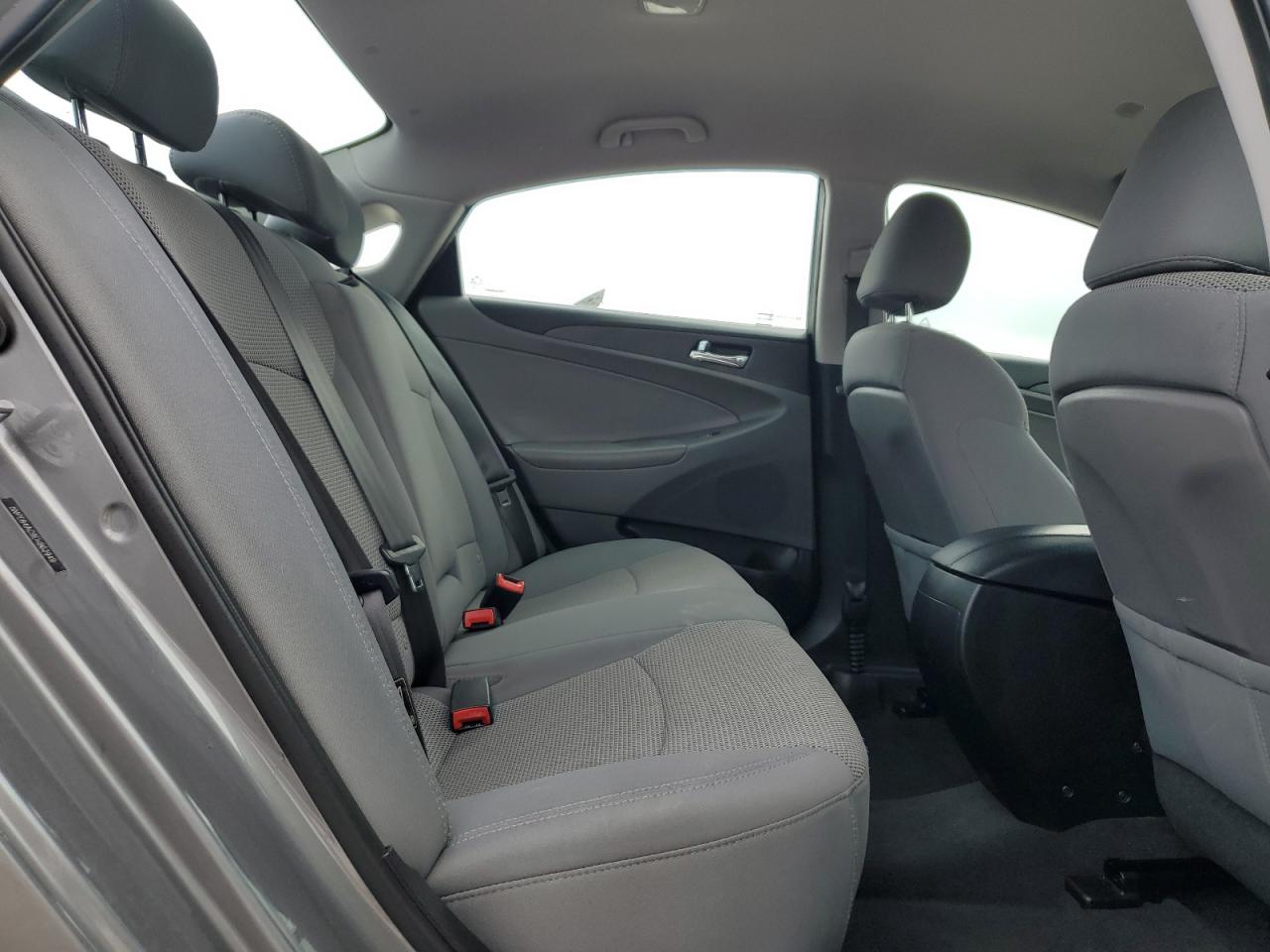 2014 Hyundai Sonata - Image 10