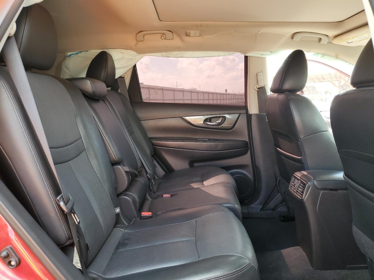 2015 Nissan Rogue - Image 11