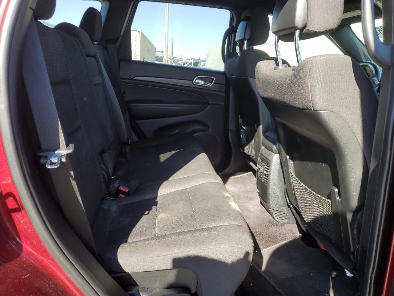 2018 Jeep Grand Cherokee - Image 11
