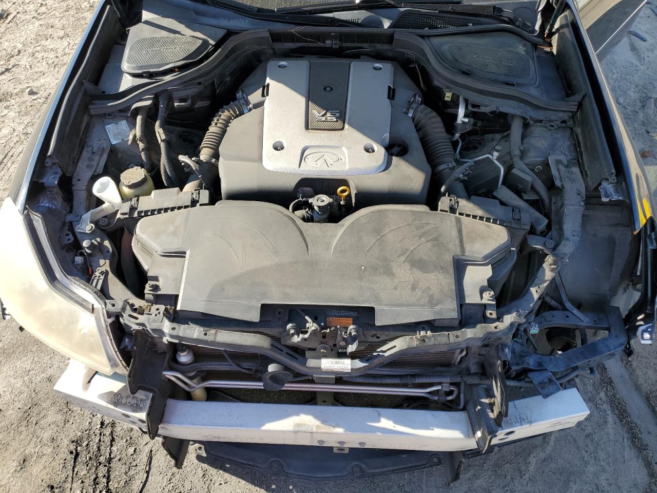 2010 Infiniti M - Image 11