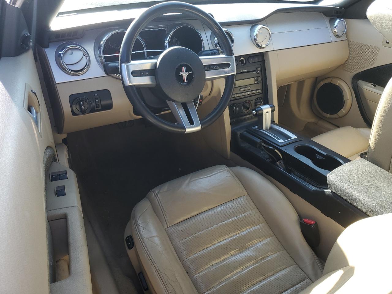 2005 Ford Mustang - Image 8