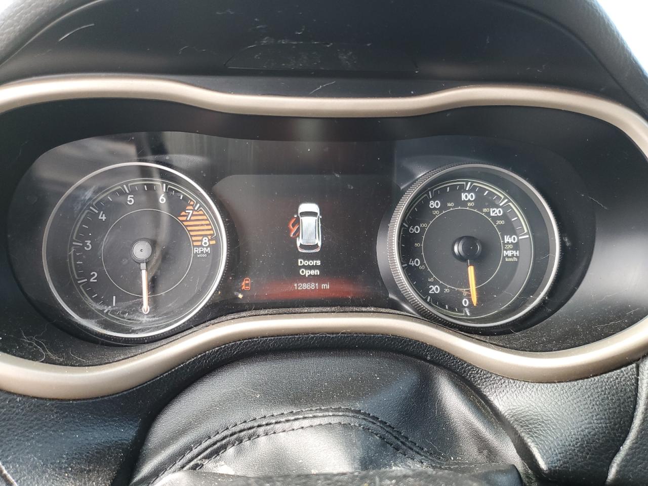 2016 Jeep Grand Cherokee - Image 9