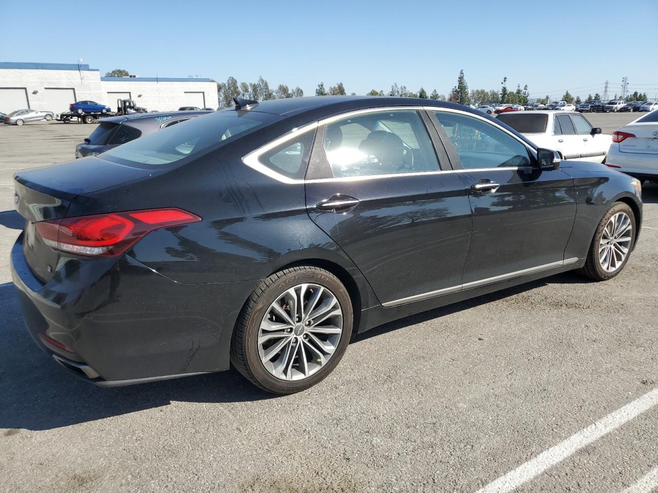 2015 Hyundai Genesis - Image 3