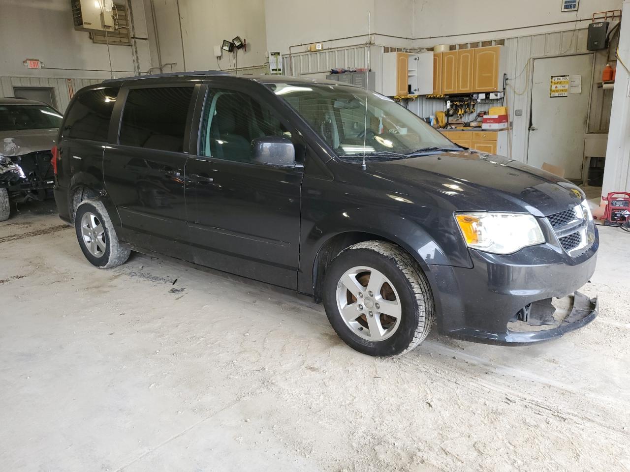 2012 Dodge Caravan - Image 4