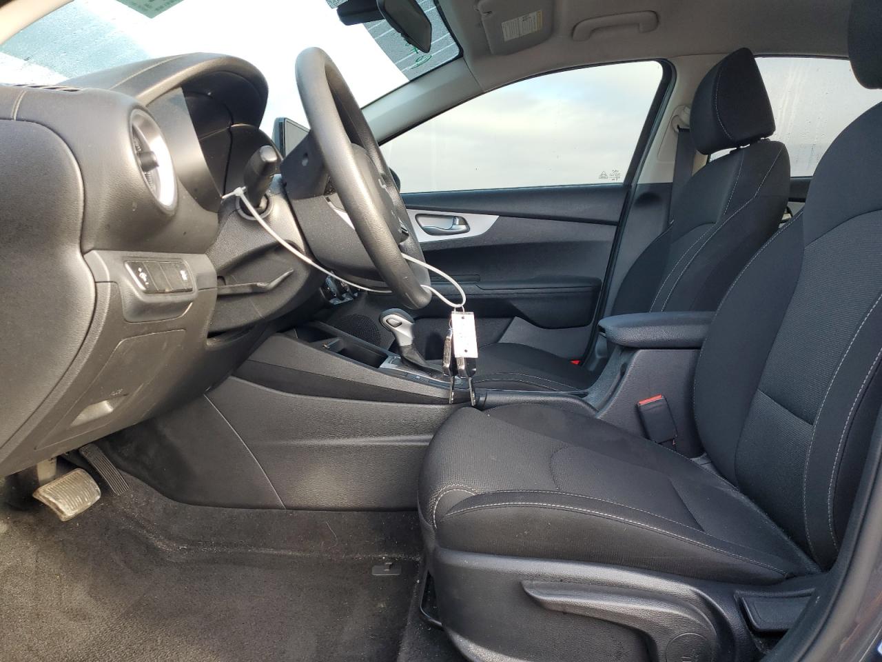 2023 Kia Forte - Image 7