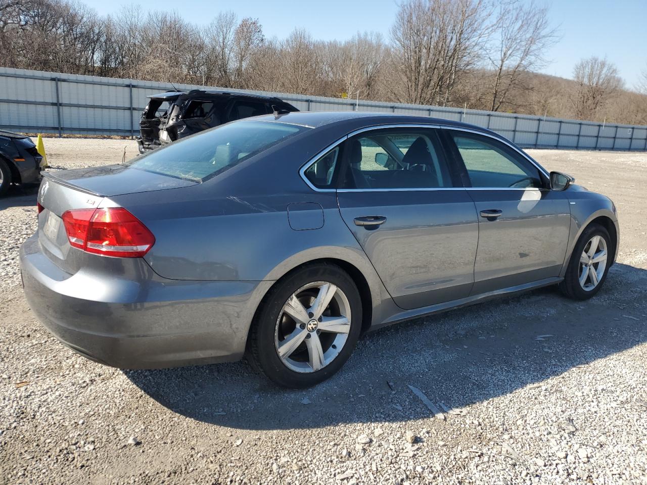 2014 Volkswagen Passat - Image 3