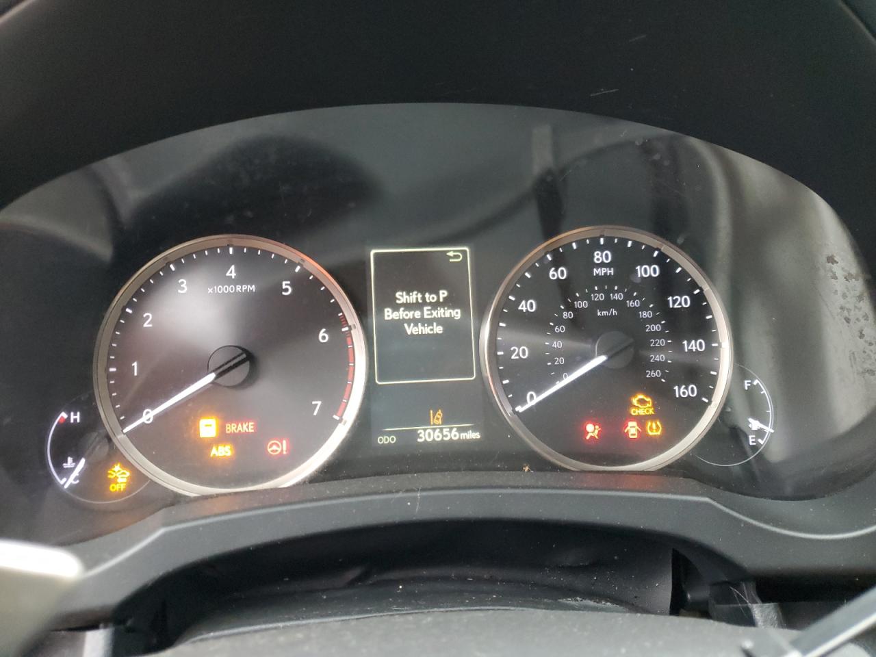 2020 Lexus IS - Image 9