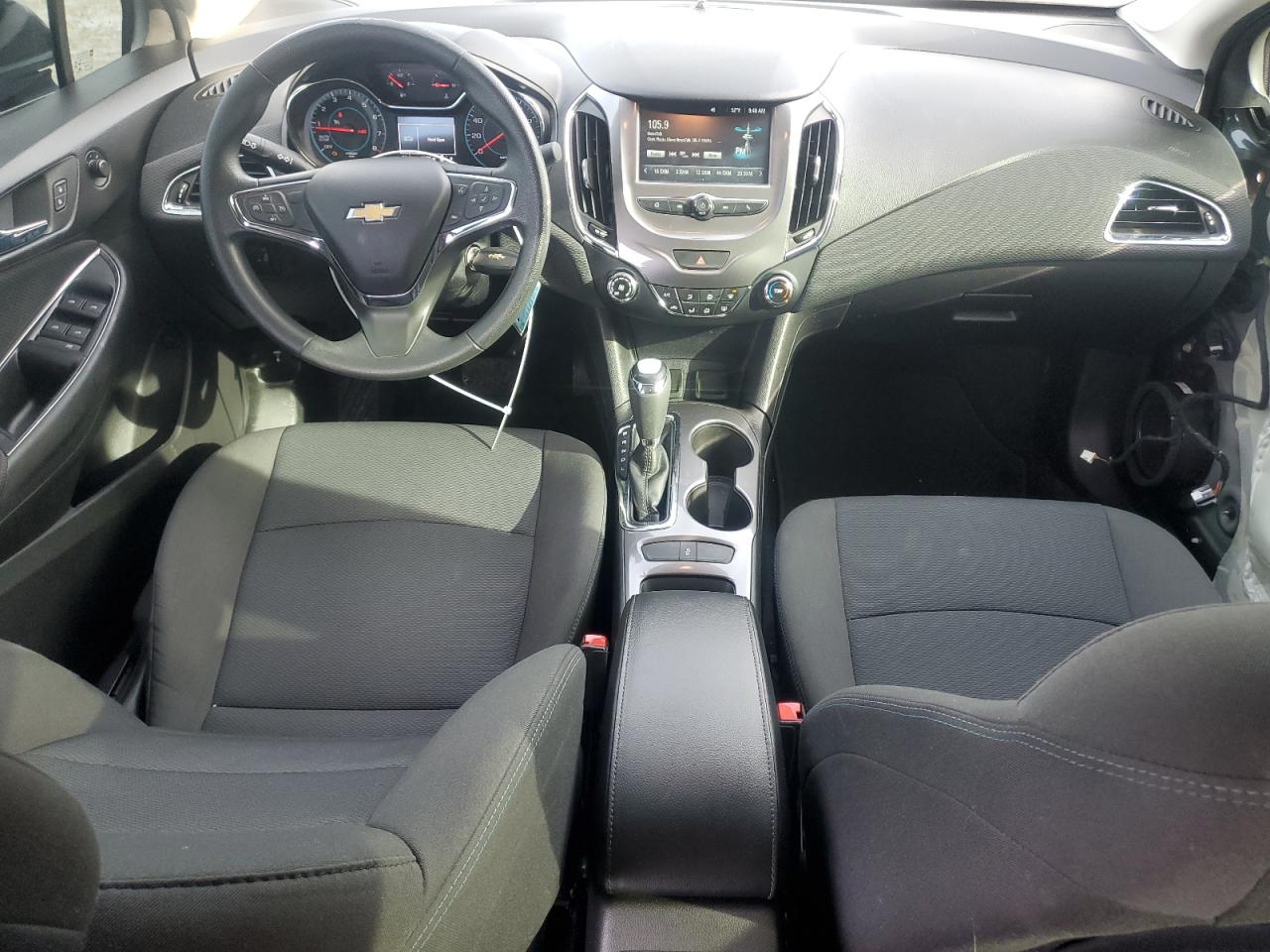 2018 Chevrolet Cruze - Image 8