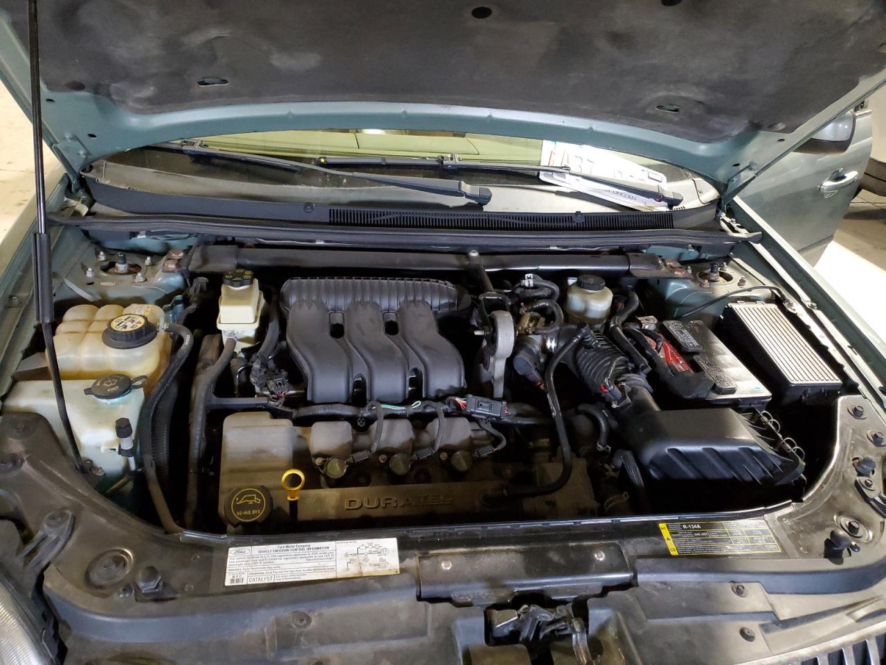 2005 Mercury Montego - Image 12