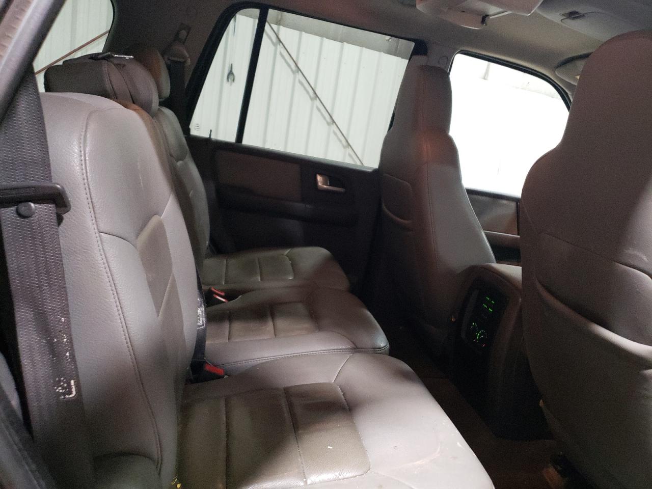2003 Ford Expedition - Image 11