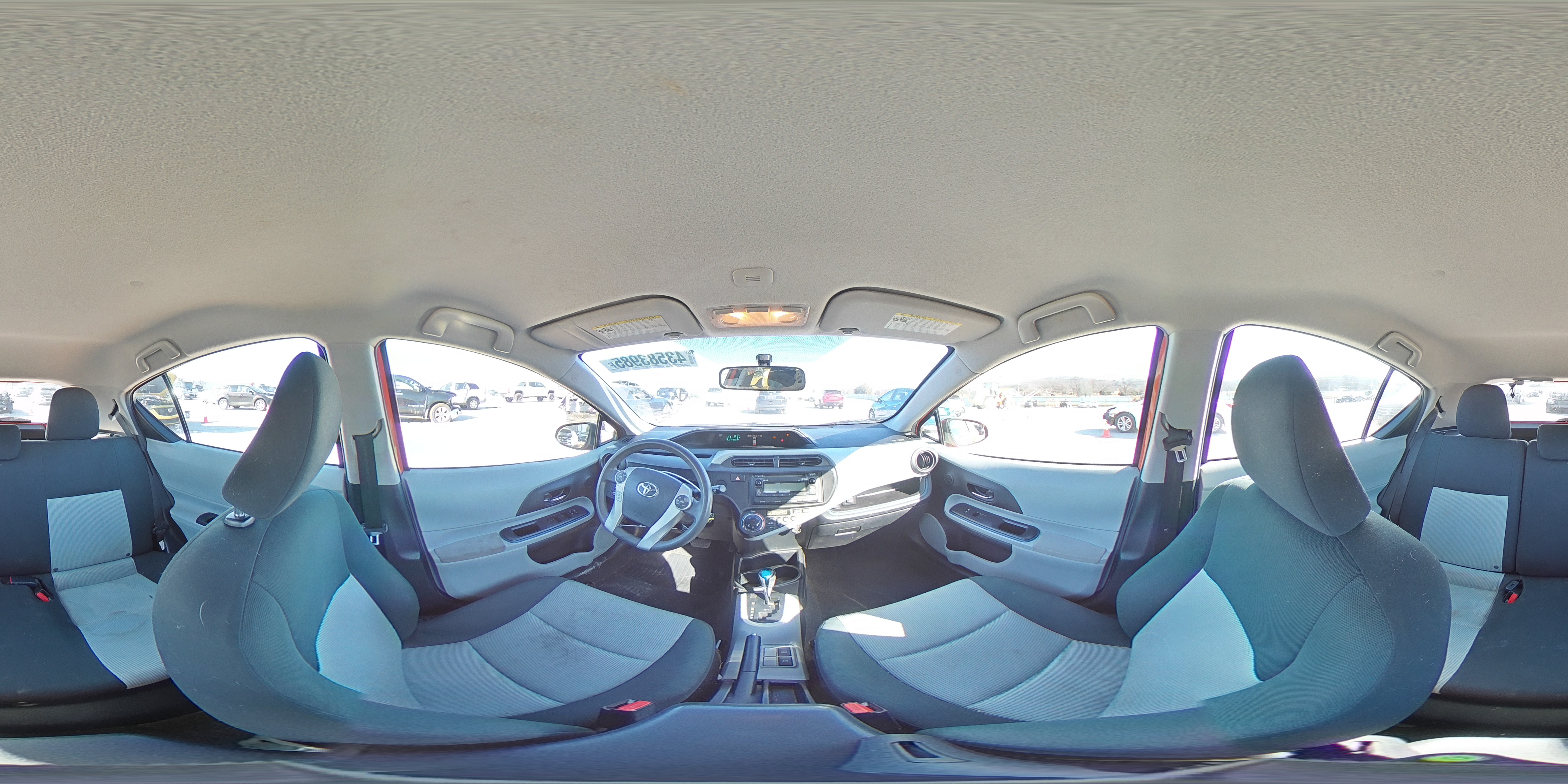 2012 Toyota Prius - Image 12